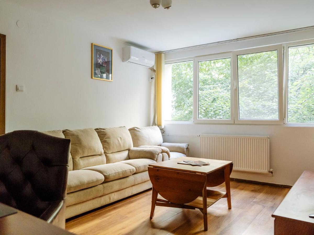Old Town Historic Apartment With Backyard Mini Park Bucharest Exterior photo