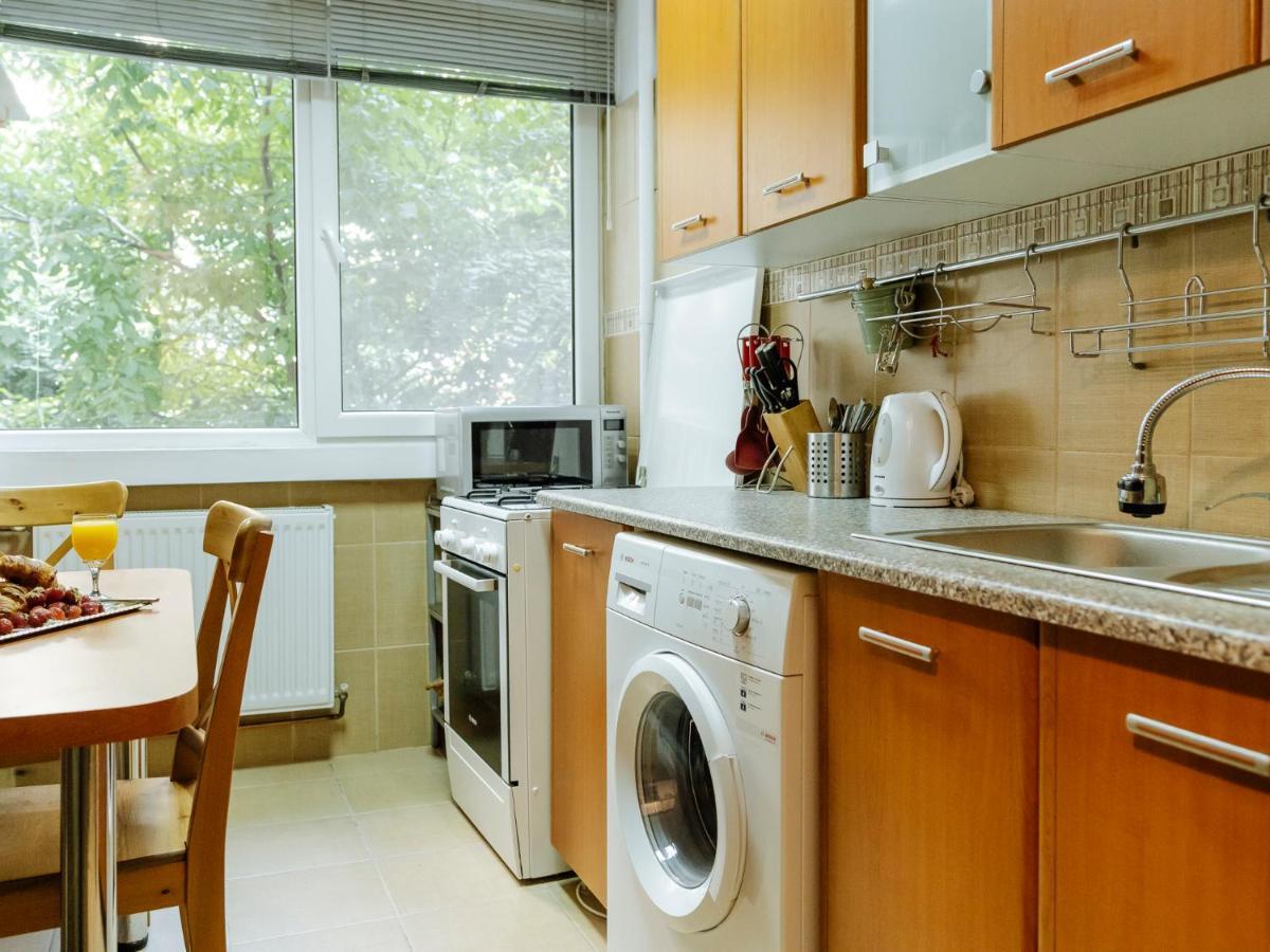 Old Town Historic Apartment With Backyard Mini Park Bucharest Exterior photo