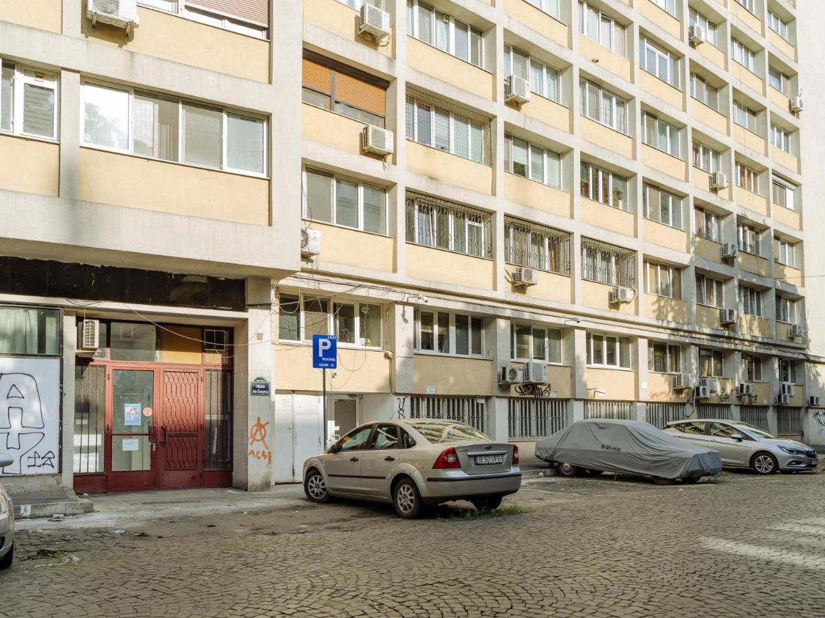 Old Town Historic Apartment With Backyard Mini Park Bucharest Exterior photo