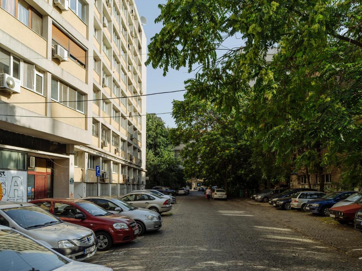 Old Town Historic Apartment With Backyard Mini Park Bucharest Exterior photo